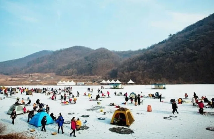 동막골 빙어축제 전경 / 사진=공식홈페이지