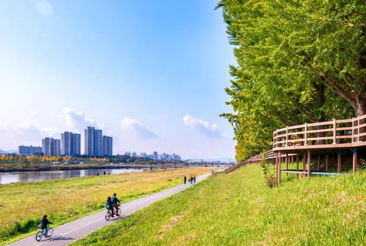 아산 곡교천 자전거길 / 사진=게티이미지뱅크