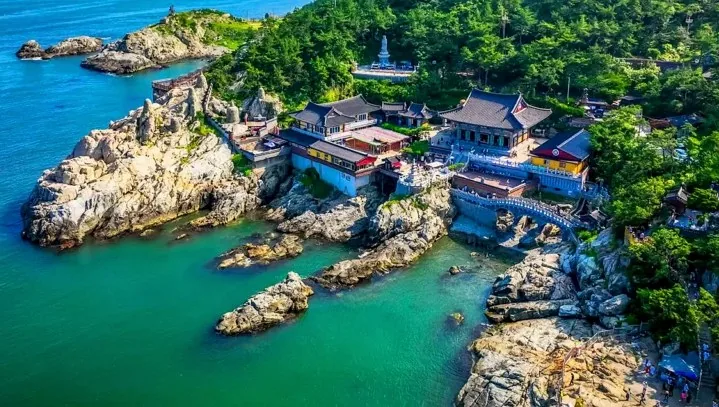 해동용궁사 원경 / 사진=부산갈맷길