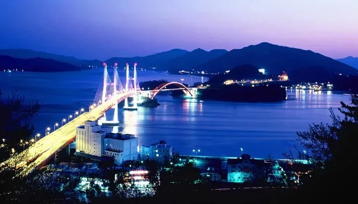 창선·삼천포대교 야경 / 사진=게티이미지뱅크