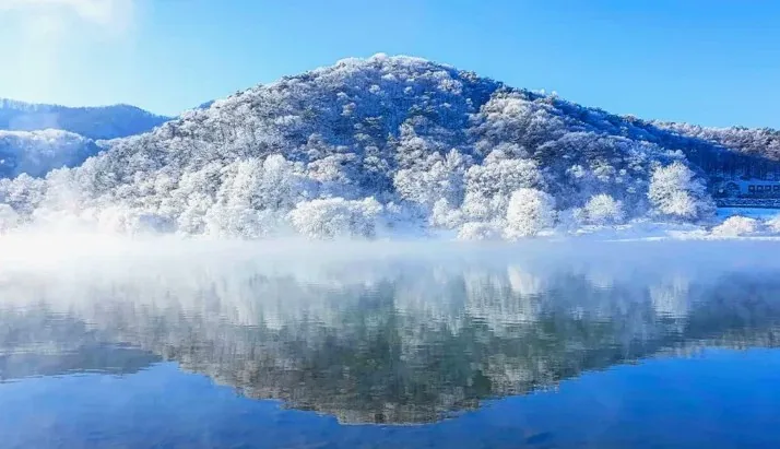 남한강 설경 반영 / 사진=ⓒ한국관광공사 이상운