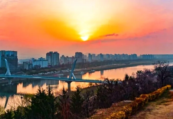 대구 일출 명소 동촌 해맞이공원 일출 / 사진=별별여행