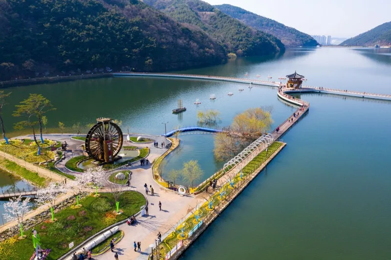 옥연지 송해공원