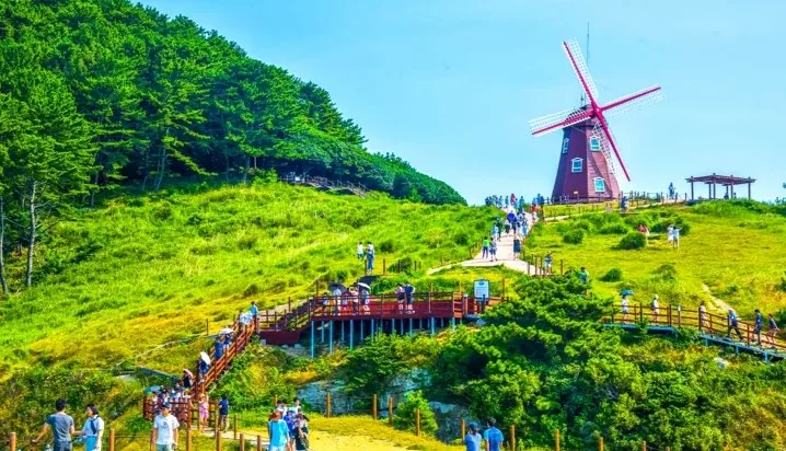 거제 바람의 언덕 풍경 / 사진=ⓒ한국관광공사 라이브스튜디오