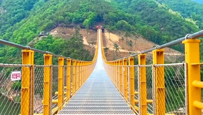 월영산 출렁다리 모습 / 사진=금산군 문화관광