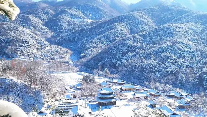 금산사 겨울 전경 / 사진=한국관광공사 지대현