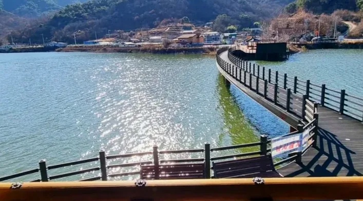 우륵정에서 바라본 저수지 풍경 / 사진=고령군 공식 블로그 홍우석