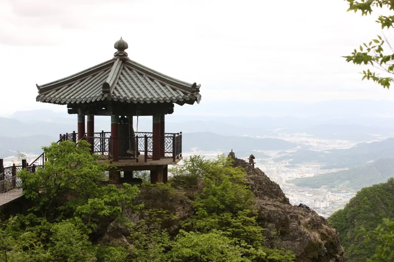 금오산 약사암