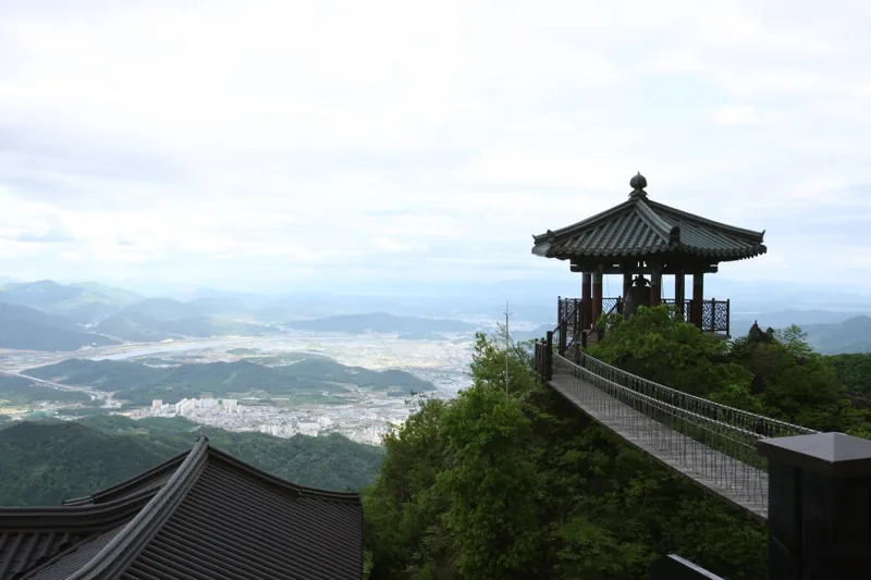 금오산 약사암