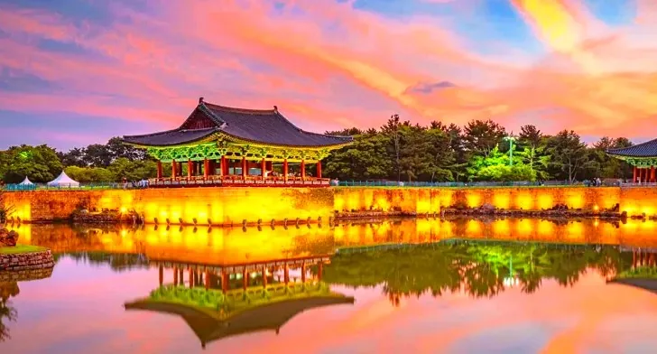 경주 동궁과 월지 노을 / 사진=한국관광공사 앙지뉴 필름