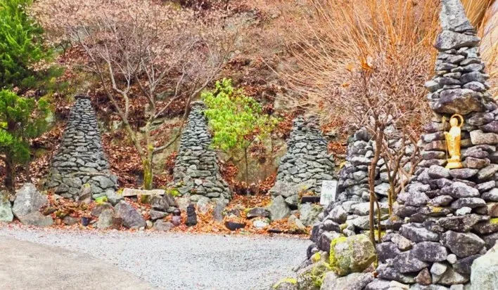 성굴사 돌탑 / 사진=경상북도 공식 블로그 전찬우