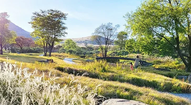 황매산군립공원 경관 / 사진=황매산 군립공원