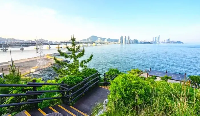 이기대 해안산책로 풍경 / 사진=한국관광공사 위브부산