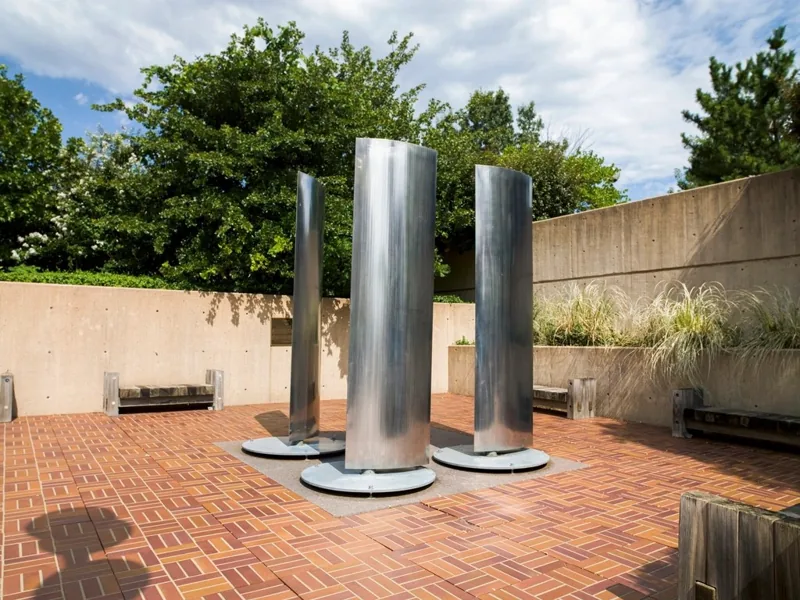 Vigii stainless steel sculpture Plaza