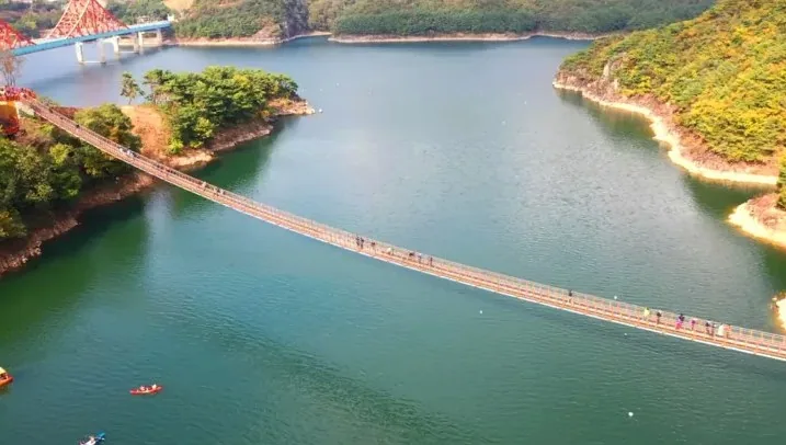 옥순봉 출렁다리 풍경 / 사진=제천관광