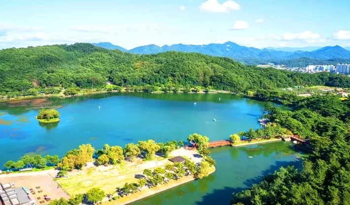 제천 의림지 전경 / 사진=ⓒ한국관광공사 김지호