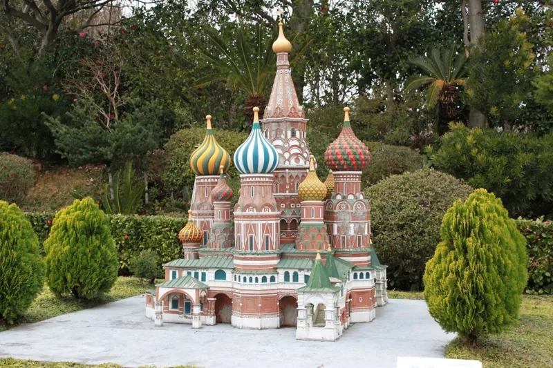 Traditional Kremlin architecture miniature theme