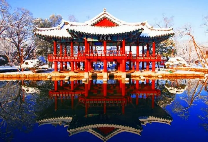 광한루원 연못 반영 / 사진=남원여행