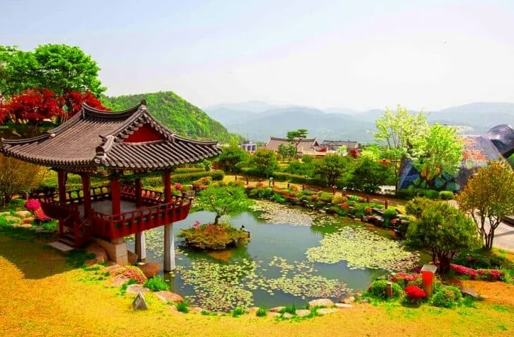 동의보감촌 전통 연못 / 사진=한국관광공사 송재근