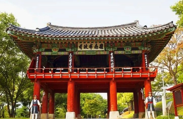 진주성 영남포정사 / 사진=게티이미지뱅크