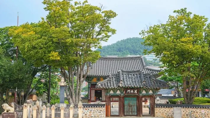 밀양 영남루 천진궁 / 사진=ⓒ한국관광공사 신민선