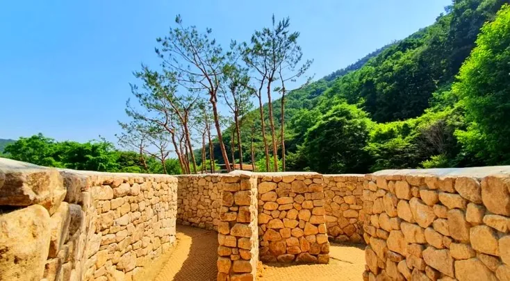 문경생태미로공원 돌미로 / 사진=문경시 문화관광
