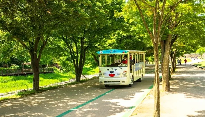문경새재도립공원 전동차 / 사진=ⓒ한국관광공사 김지호