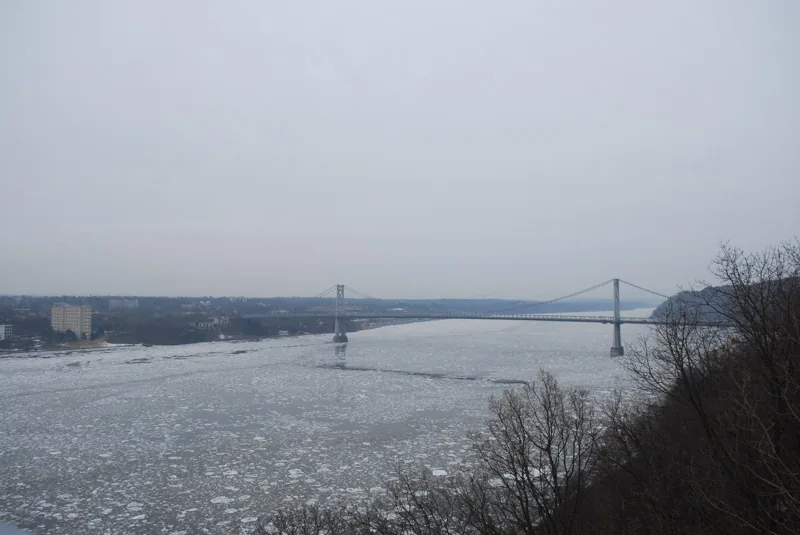 Hudson River from walkway in winter
