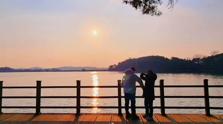 탑정호 출렁다리 산책로 / 전망대 사진= 논산시 공식 블로그 김순동