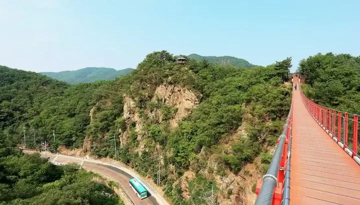 파주 감악산 출렁다리 전망 / 사진=게티이미지뱅크