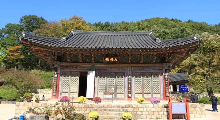 포항 오어사 대웅전 / 사진=ⓒ한국관광공사 이범수