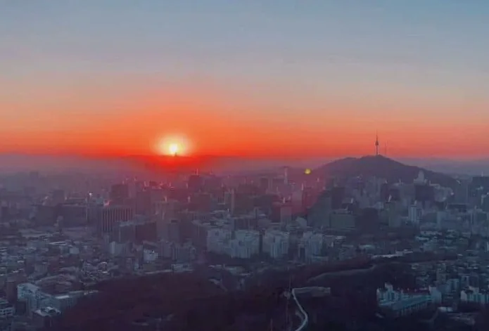 서울 인왕산 청운공원 일출 / 사진=유튜브 박봉자