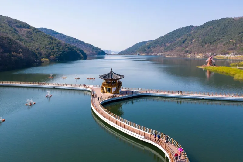 옥연지 송해공원