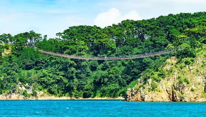 대왕암공원 출렁다리 전경 / 사진=ⓒ한국관광공사 송희재