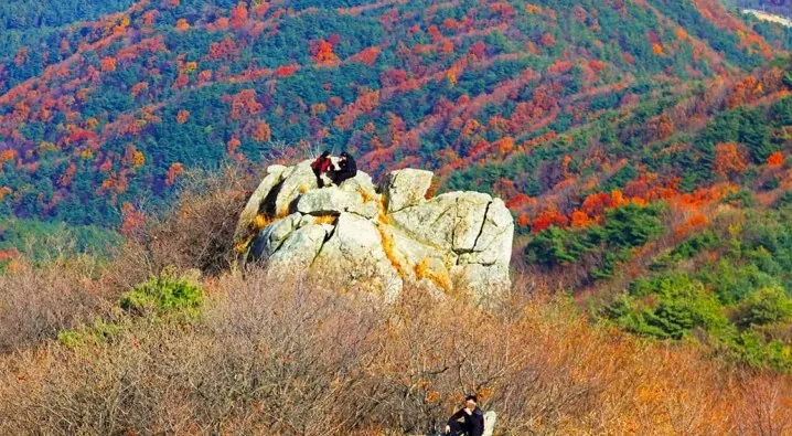 모악산 단풍 전경 / 사진=완주군 문화관광