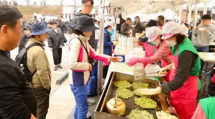 양산 원동매화축제 먹거리부스 / 사진=양산문화축전