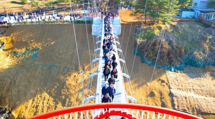 한탄강 베개용암 출렁다리 / 사진=연천군