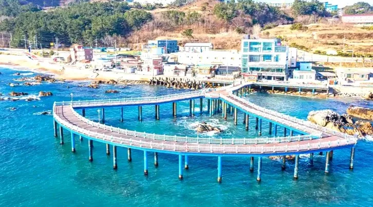 삼사해상공원 삼사해상산책로 / 사진=한국관광공사 김지호