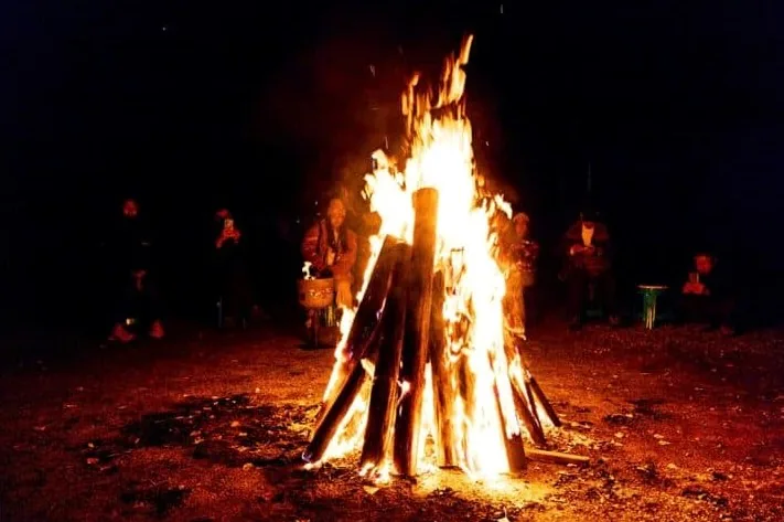 봄맞이 축제 캠프파이어 / 사진=공공누리 동강리버버깅협동조합 박철희