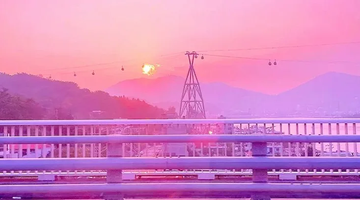 돌산공원 노을과 케이블카 / 사진= 여수 관광 공식 블로그 윤은성