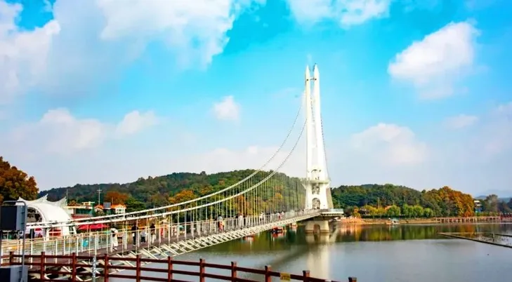 예당호 출렁다리 / 사진=충청남도 공식 블로그 대로