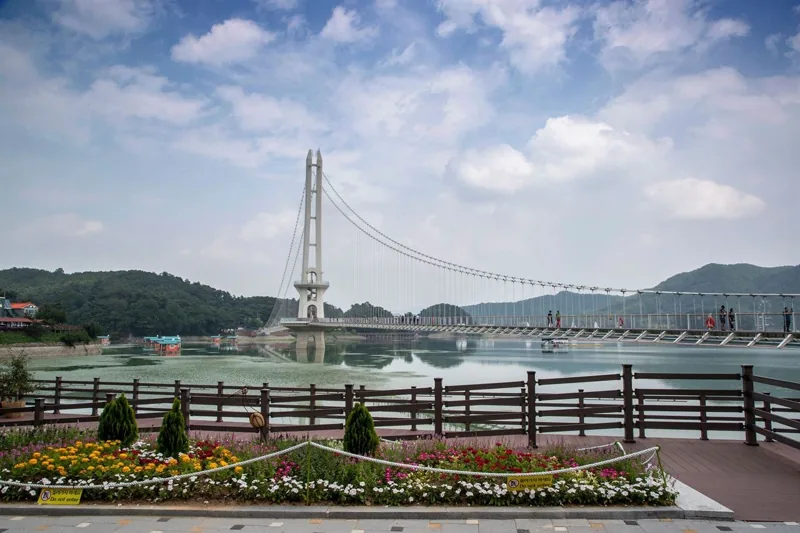 예당호 출렁다리